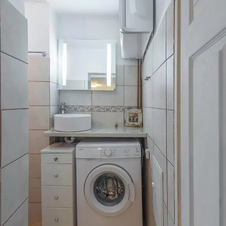 Apartment Cognac Studio Hidden Gem Near Black Church & Poiana *