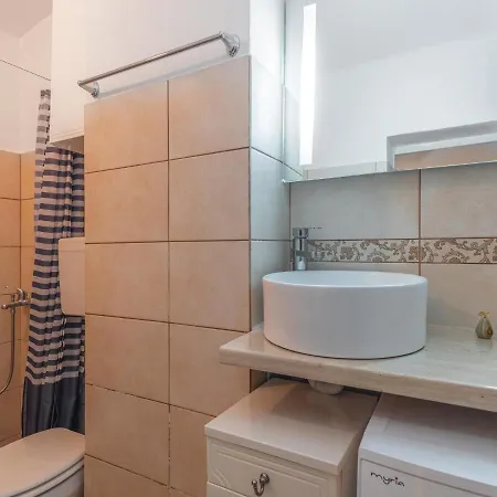 Cognac Studio Hidden Gem Near Black Church & Poiana Apartment *